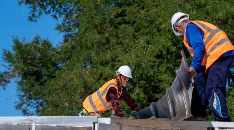 Professional gutter cleaning in Lunenburg, VA